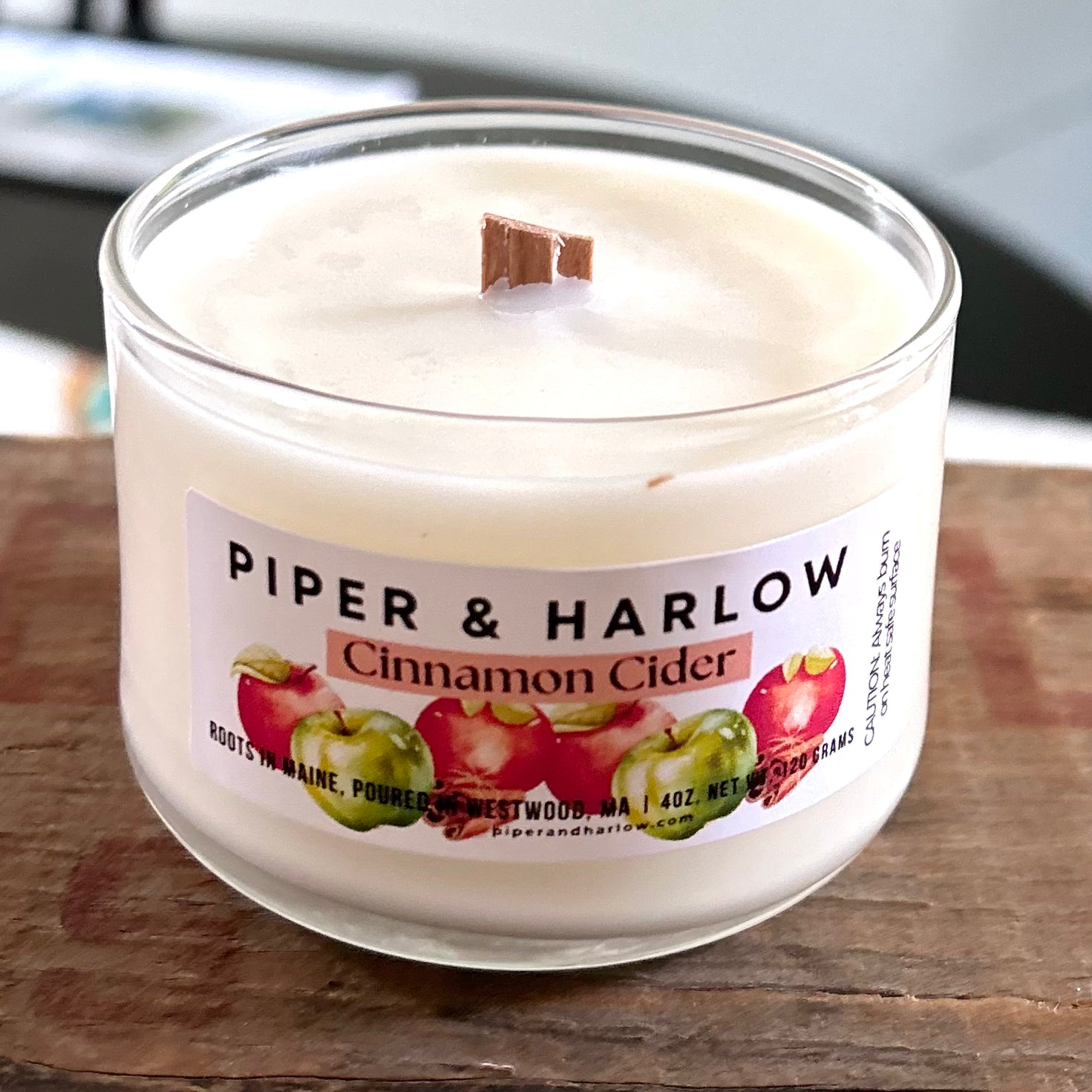 Cinnamon Cider scented 4 oz candle with crackling wood wic